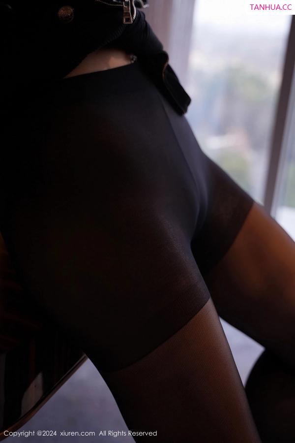   [XiuRen]高清写真图 2024.03.04 No.8170 蕾蕾醒了没 黑丝性感第5张图片